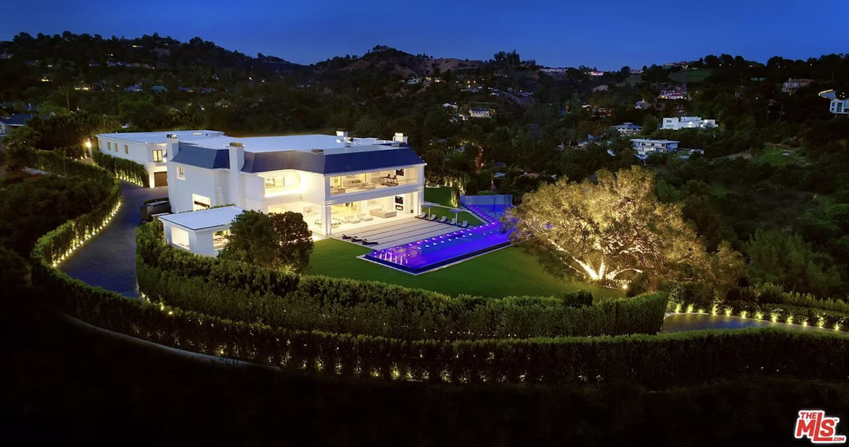 Jennifer Lopez and Ben Affleck Rumors Continue With New House Photos Uploaded to Zillow